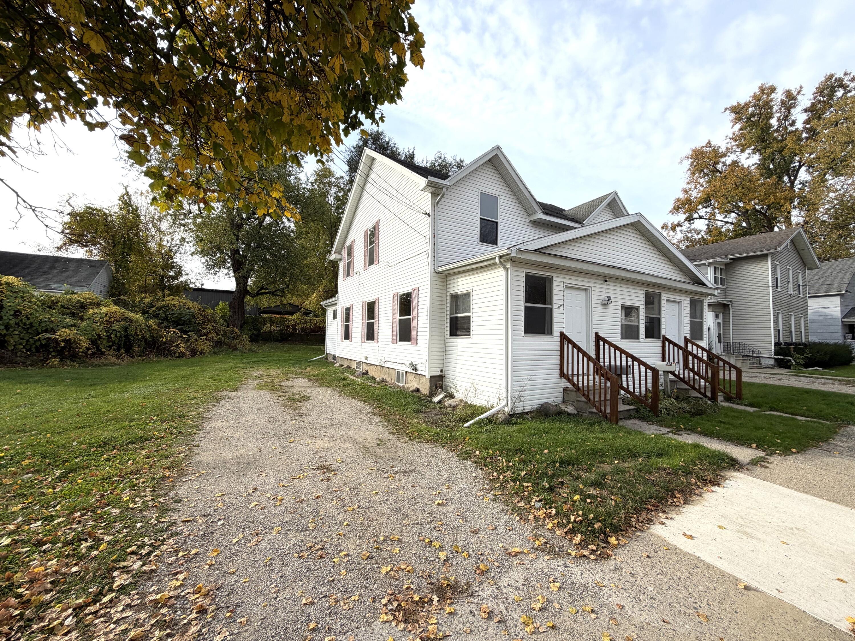 311 W Trail Street