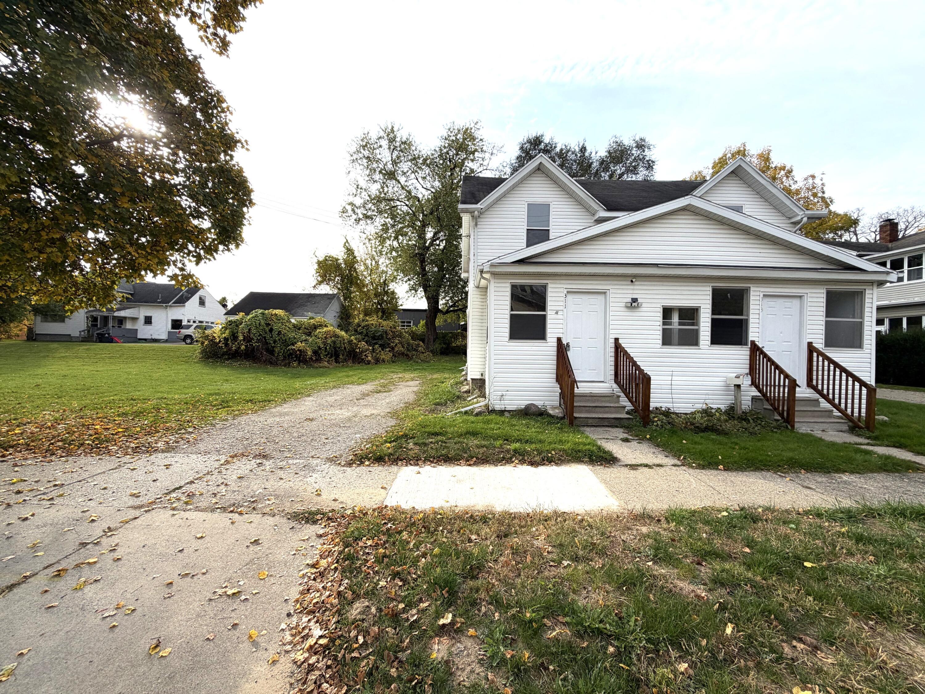 311 W Trail Street
