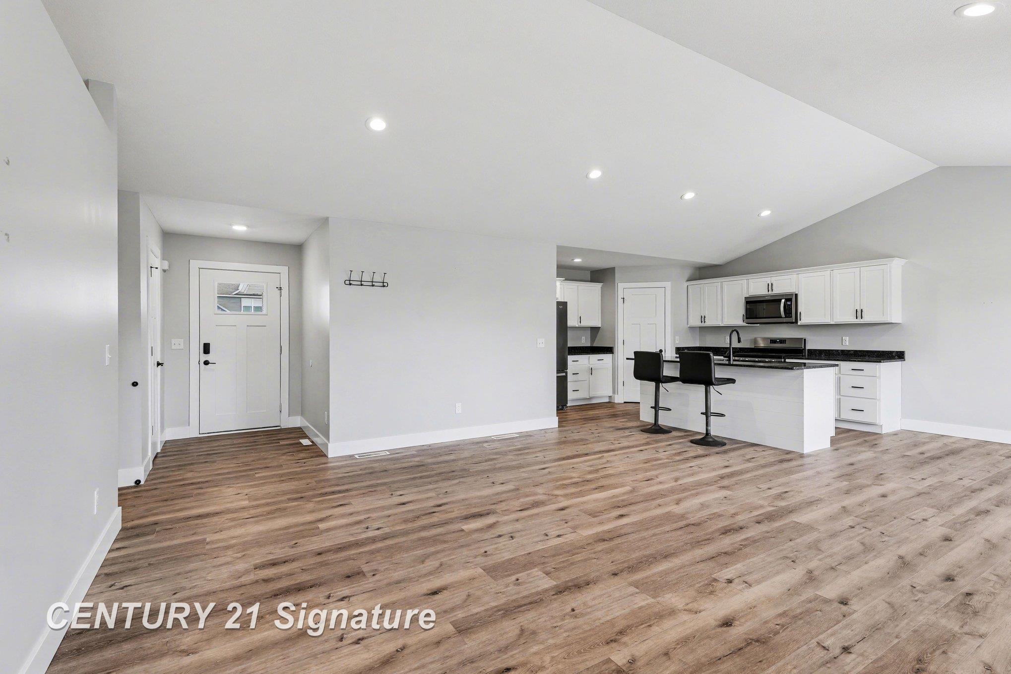 8441 Cottonwood Drive