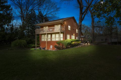 70328 Lakeview Drive Ontwa Township MI 49112