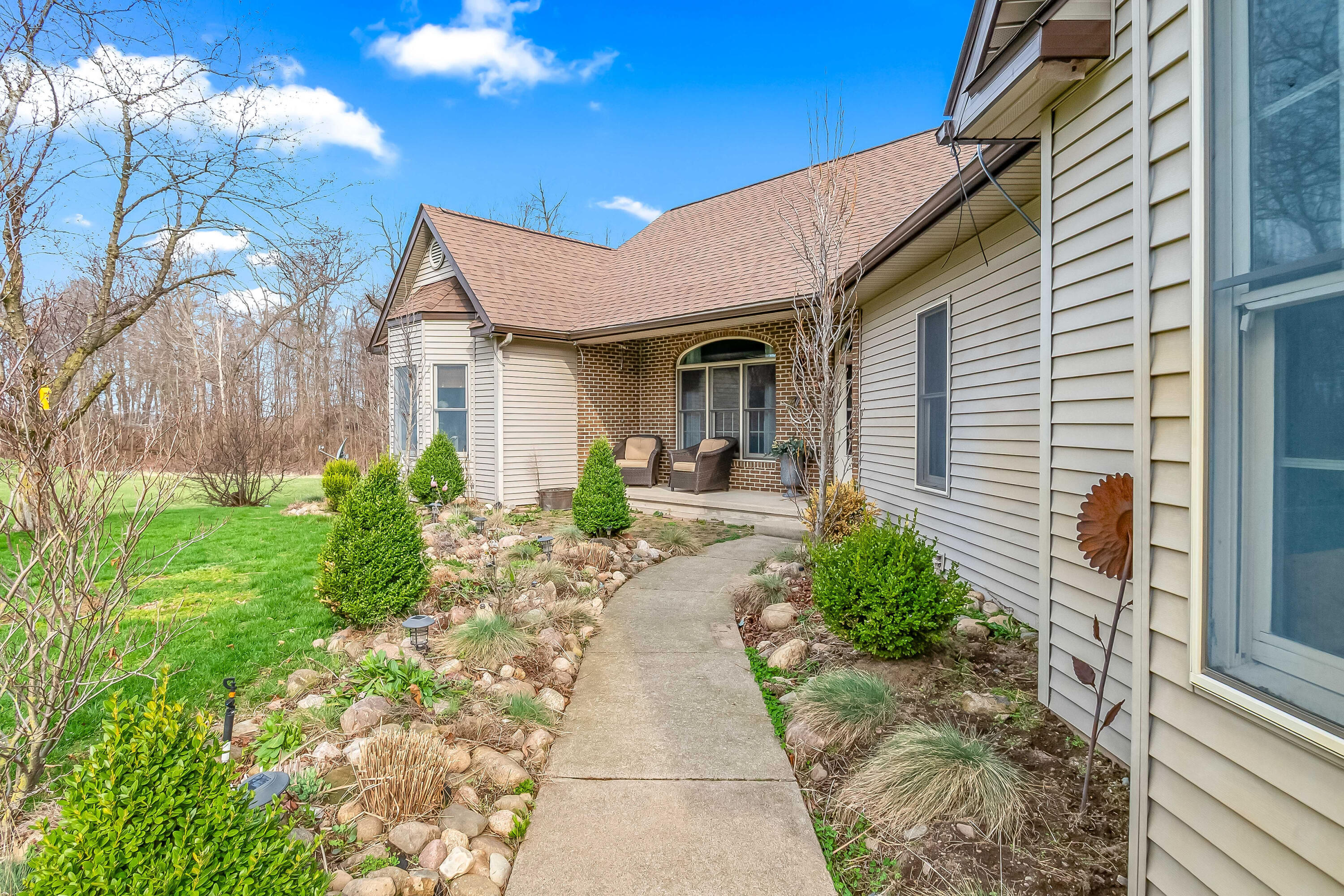 298 Knollwood Court