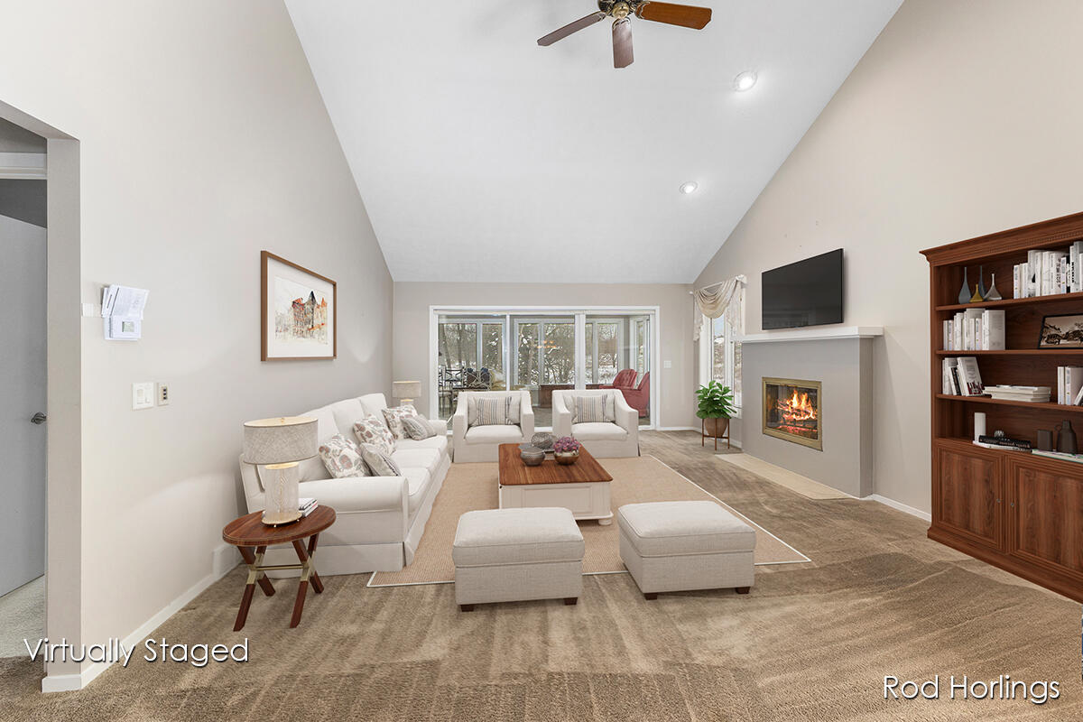 6977 Pinehurst Lane NE