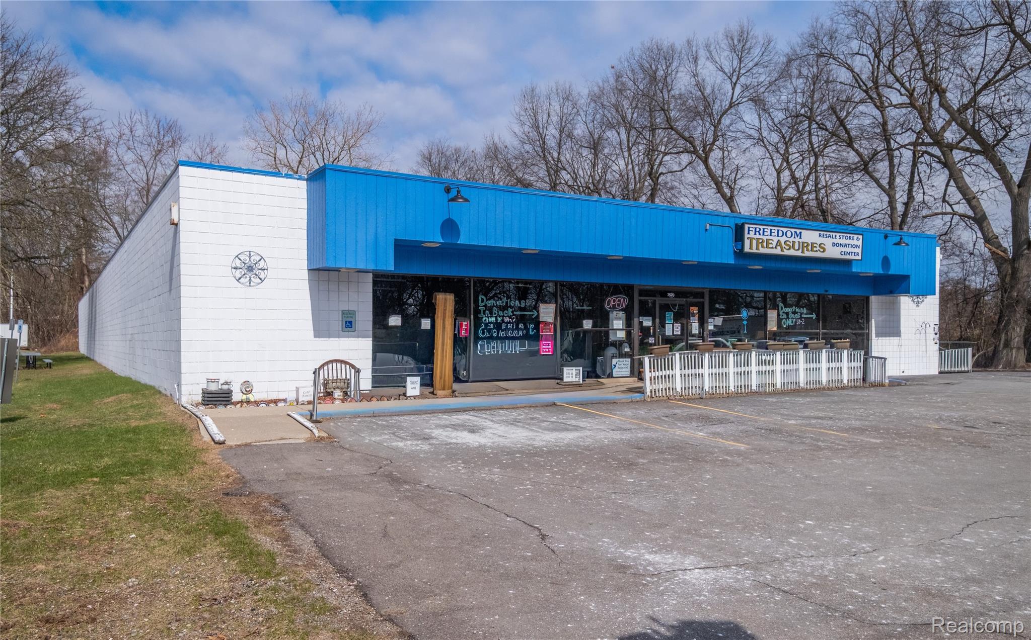 7570 Cooley Lake Road