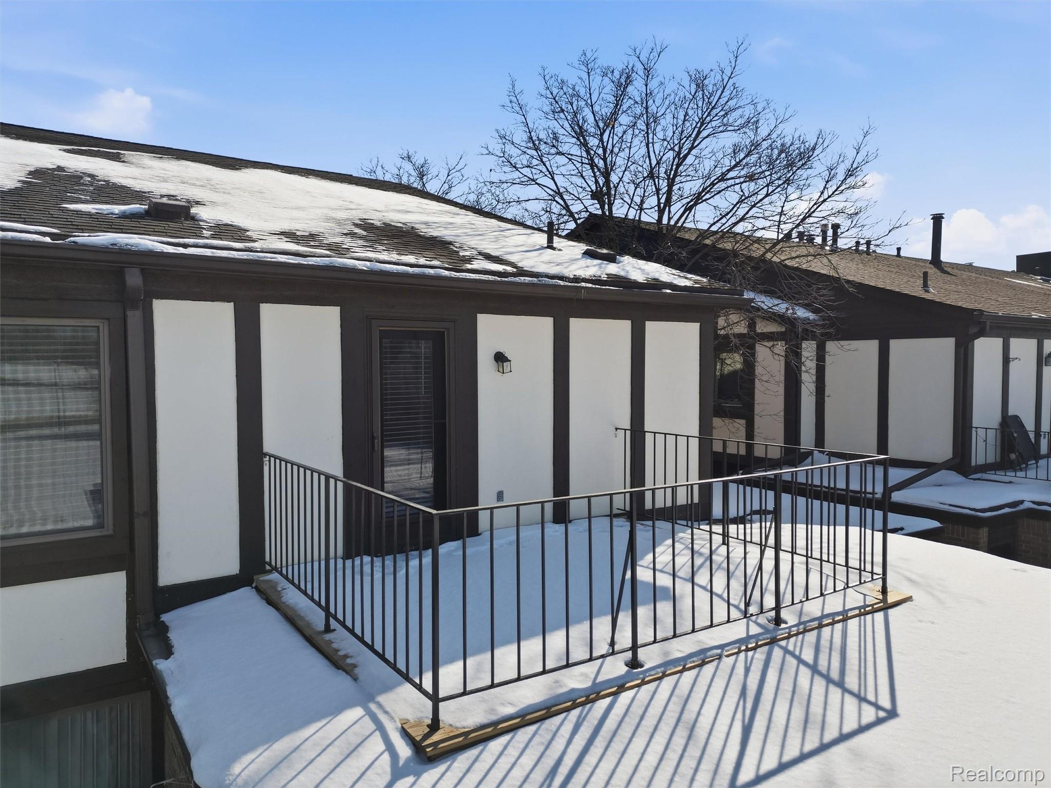 216 Country Club Drive