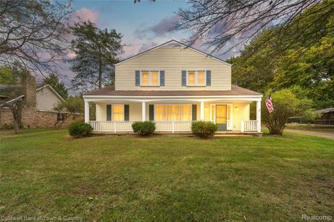 6461 Winans Lake Road Hamburg Township MI 48116