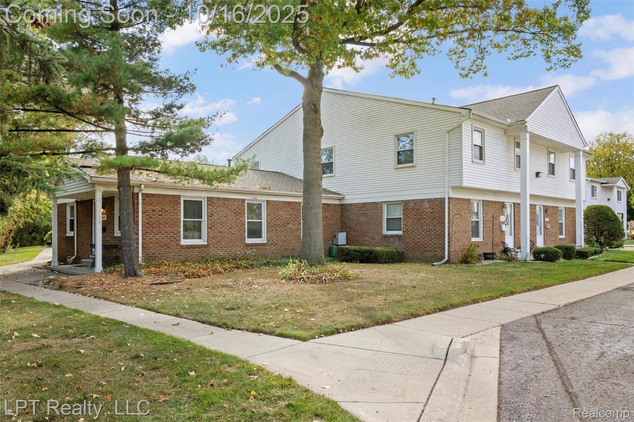 38201 Carolon Boulevard 17B