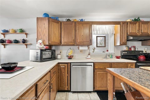 Tiny photo for 5261 S Locustwood Avenue, Fort Gratiot Charter Township, MI 48059 (MLS # 20261083014)