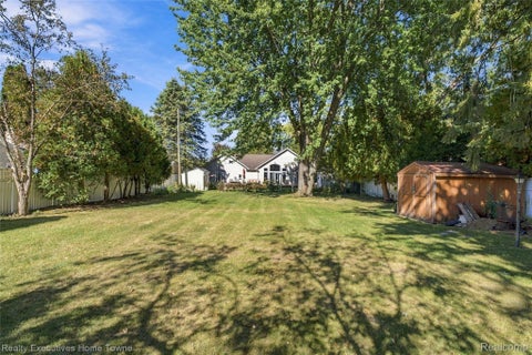 Tiny photo for 5261 S Locustwood Avenue, Fort Gratiot Charter Township, MI 48059 (MLS # 20261083014)