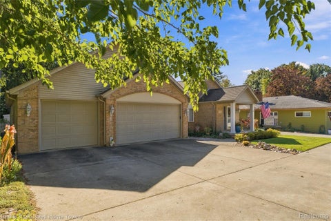 Tiny photo for 5261 S Locustwood Avenue, Fort Gratiot Charter Township, MI 48059 (MLS # 20261083014)