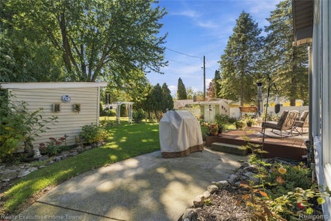 Tiny photo for 5261 S Locustwood Avenue, Fort Gratiot Charter Township, MI 48059 (MLS # 20261083014)