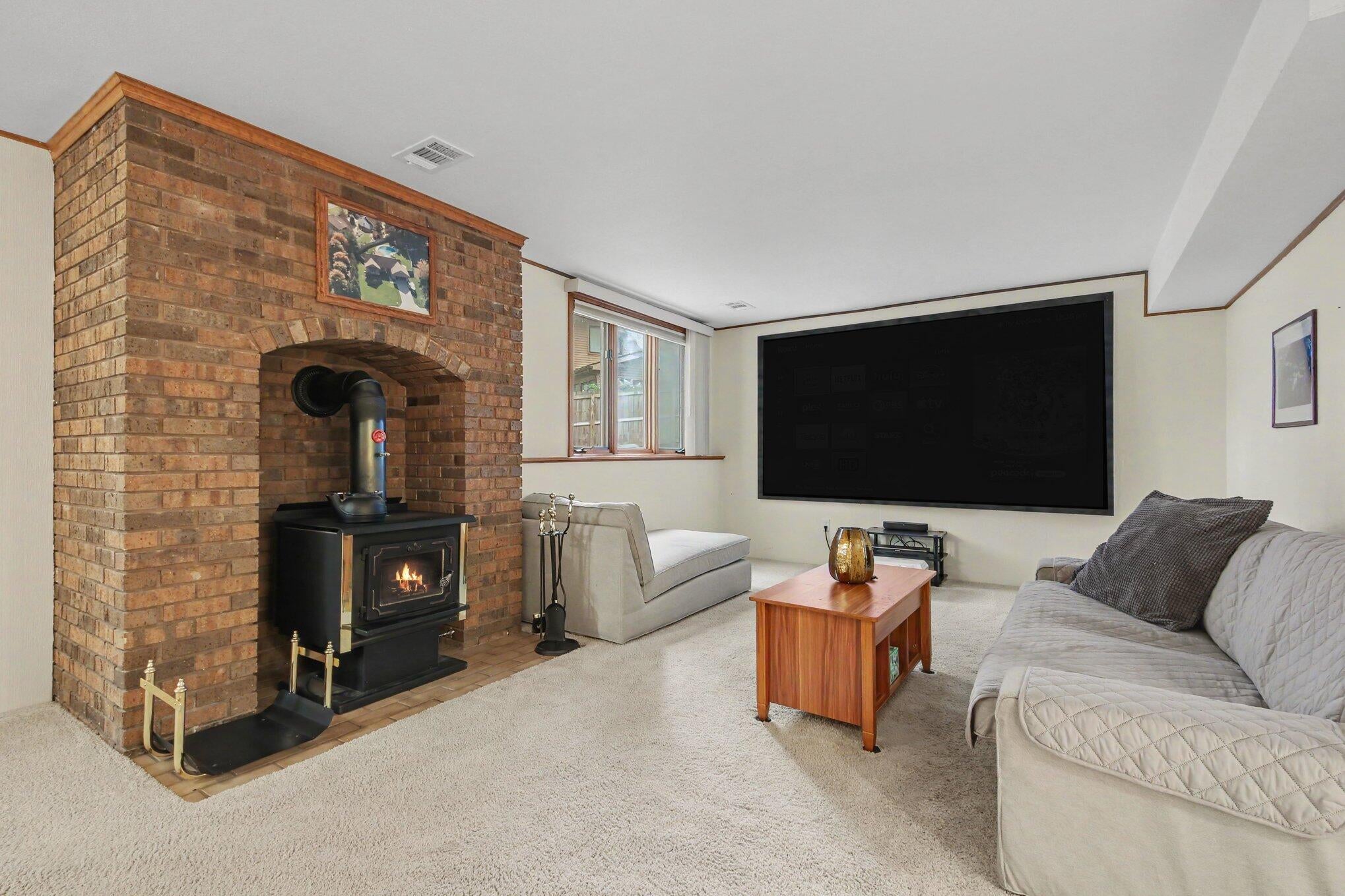 1954 Glenvale Drive SW
