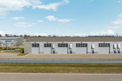 135 Speed Way Pontiac City MI 48341