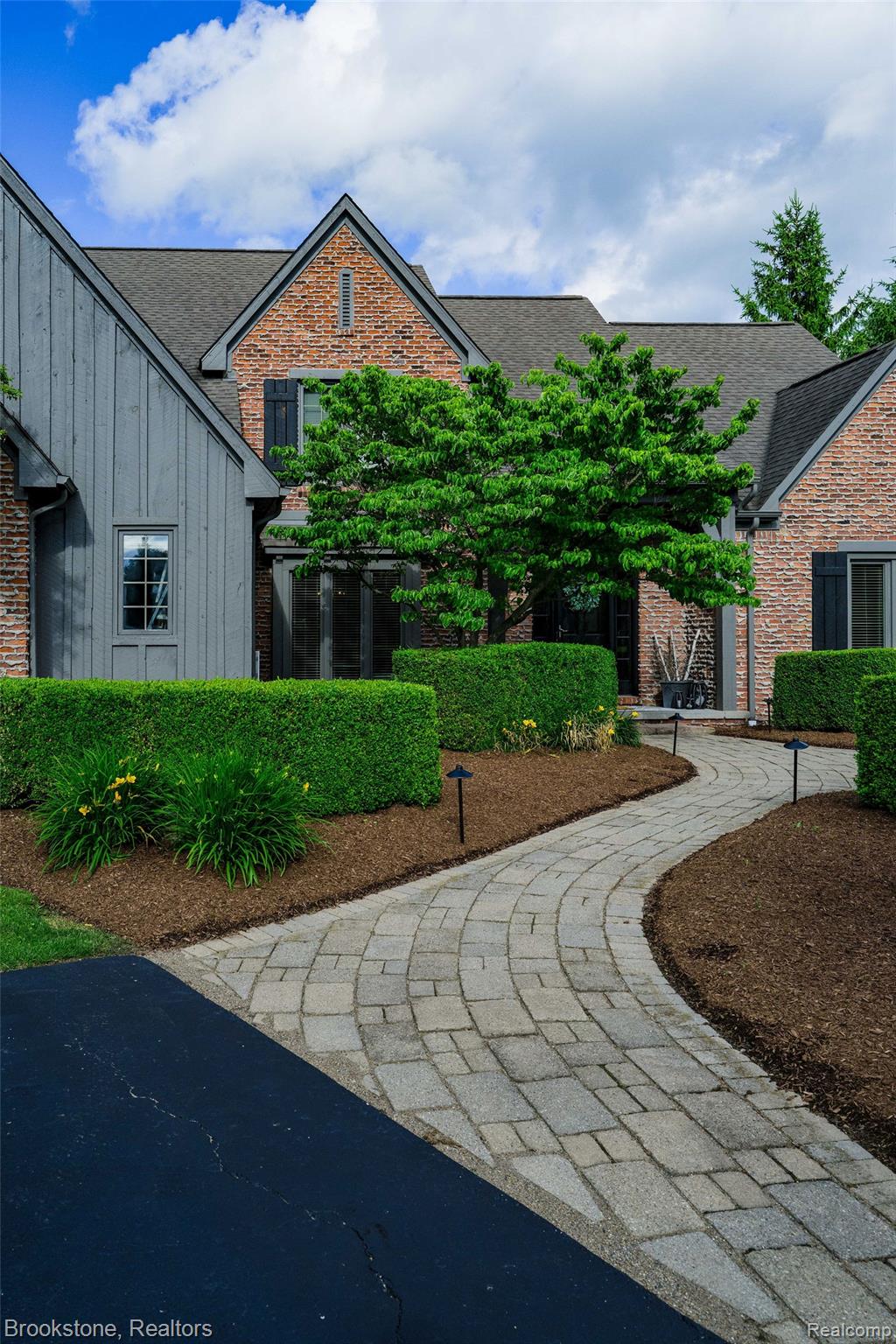 7768 Somerhill Lane