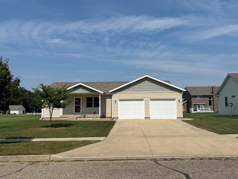 Photo of 604 Hampshire Drive, Sturgis City, MI 49091 (MLS # 68026046987)