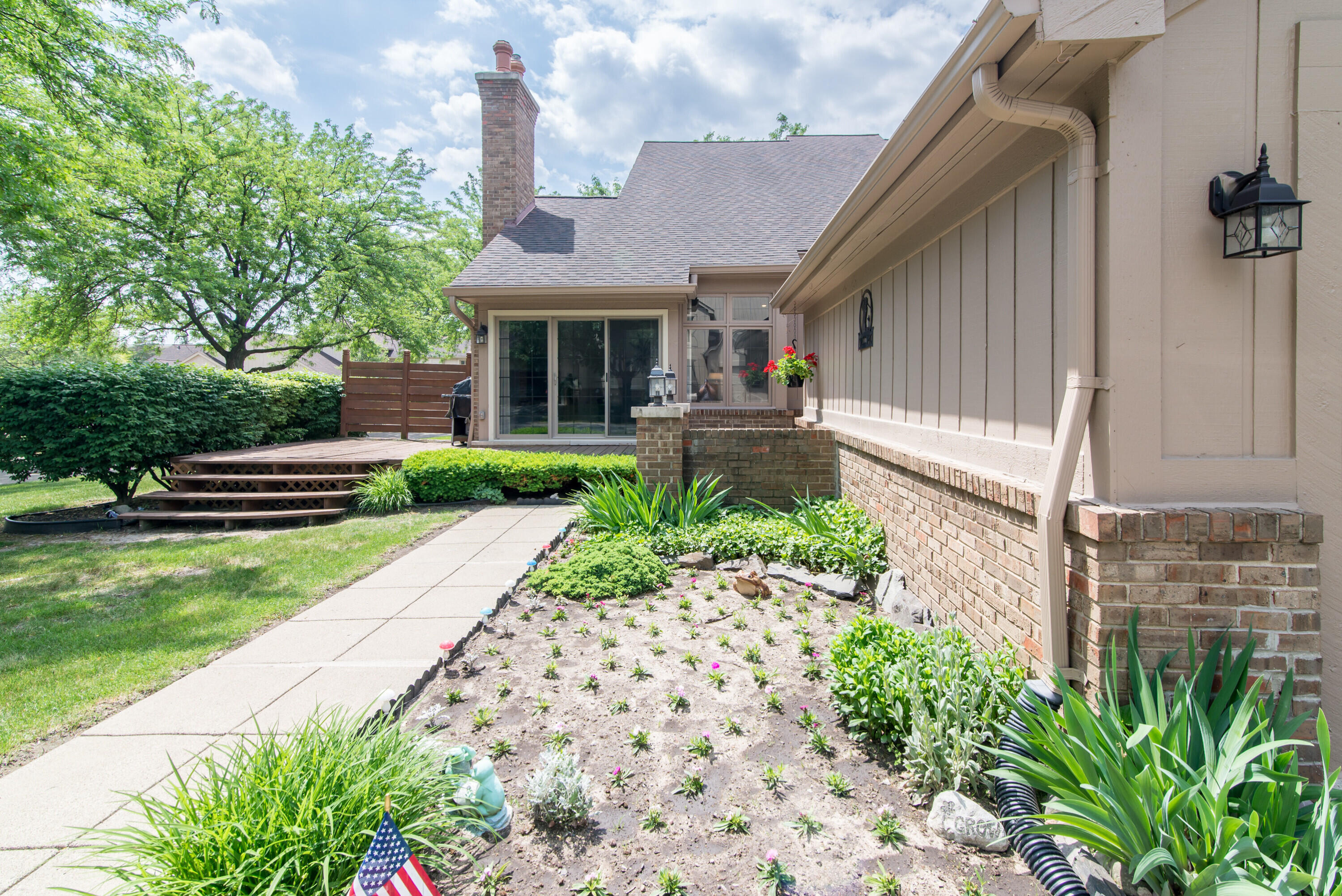 37648 N Laurel Park Drive 63