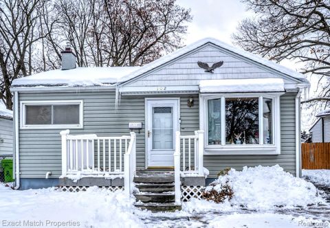 Photo of 102 E Cornell Avenue, Pontiac City, MI 48340 (MLS # 20251058961)