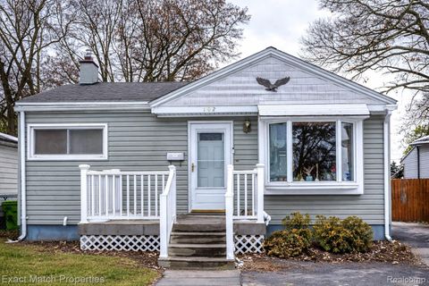 102 E Cornell Avenue Pontiac City MI 48340