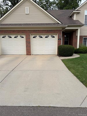 3695 EAGLE CREEK DR, SHELBY TOWNSHIP, MI 48317 - Image b7dc5c48fbaeb17fc75fbc2f17ebc861/3643609040