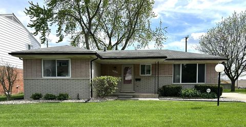 7018 Jenerous Center Line City Macomb MI 48015