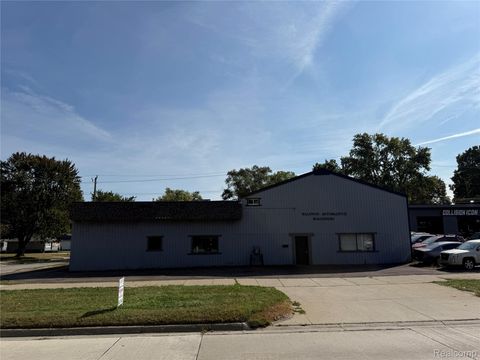 1570 Baldwin Avenue Pontiac City MI 48340