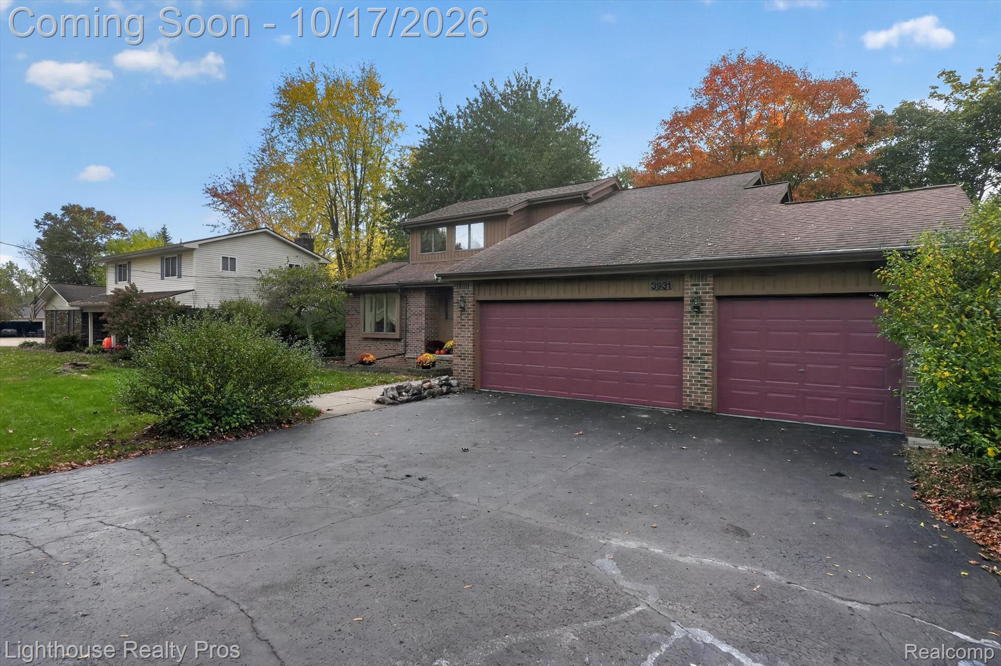 3931 Strathcona