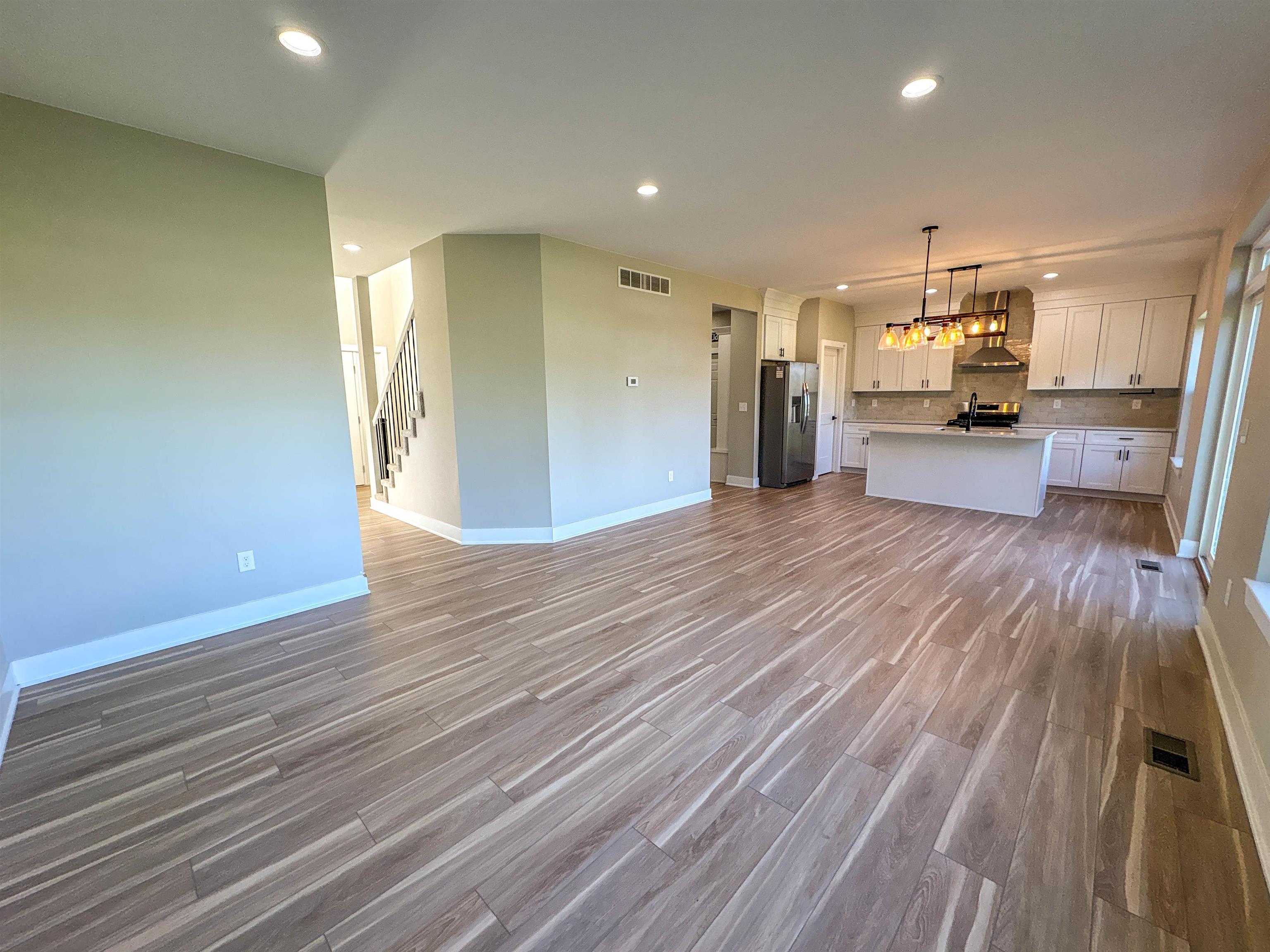 2465 Mcclellan Boulevard