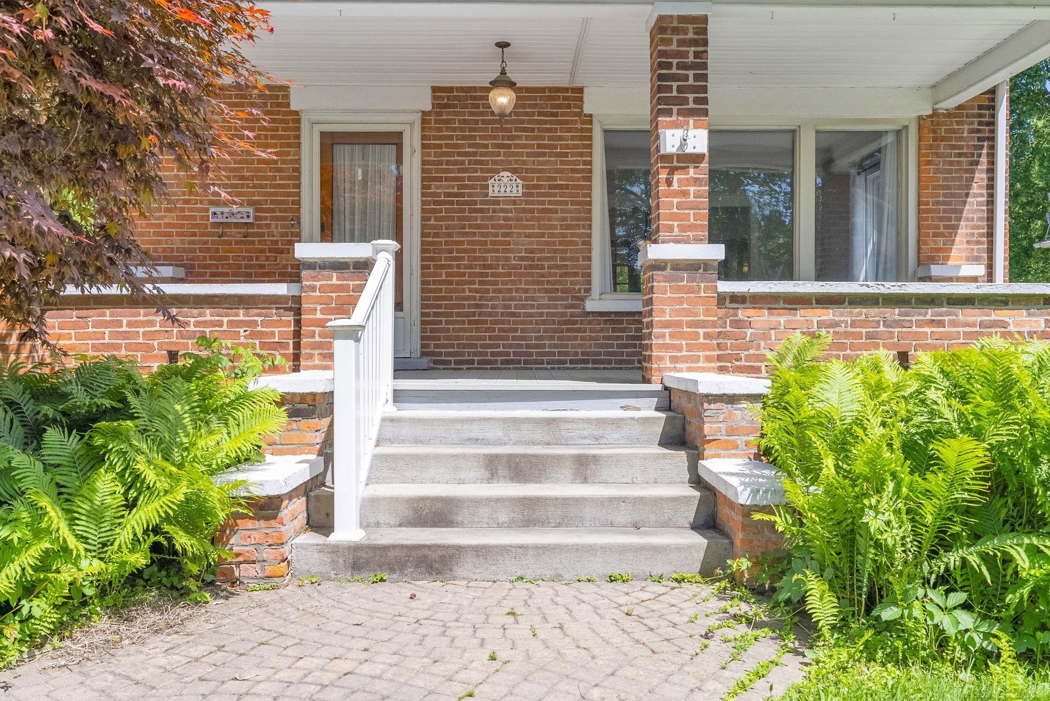 222 N Howard Avenue