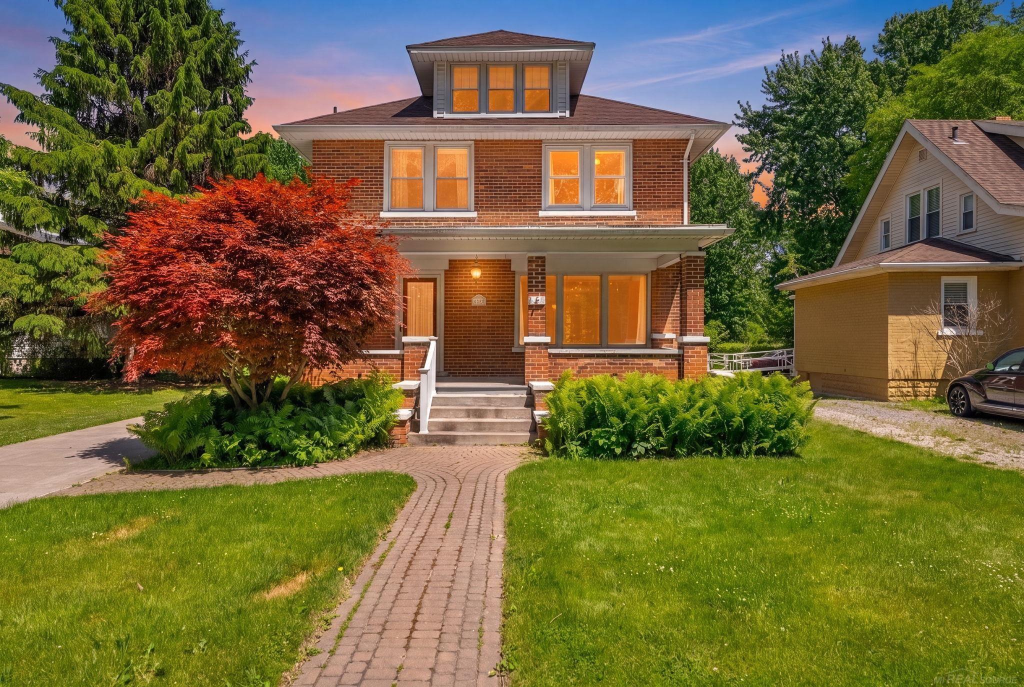 222 N Howard Avenue