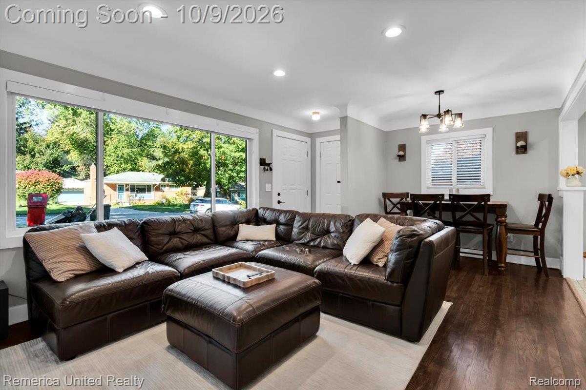 826 Squire Lane