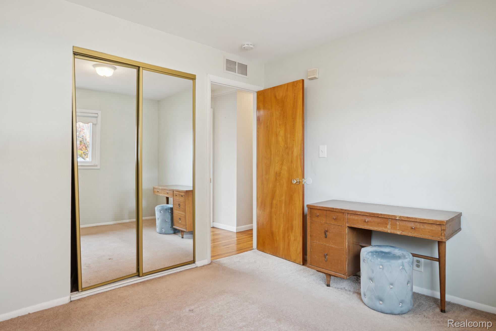 Flat Rock, Michigan 48134, United States, 3 Bedrooms Bedrooms, ,2 BathroomsBathrooms,Residential,Coming Soon,242897