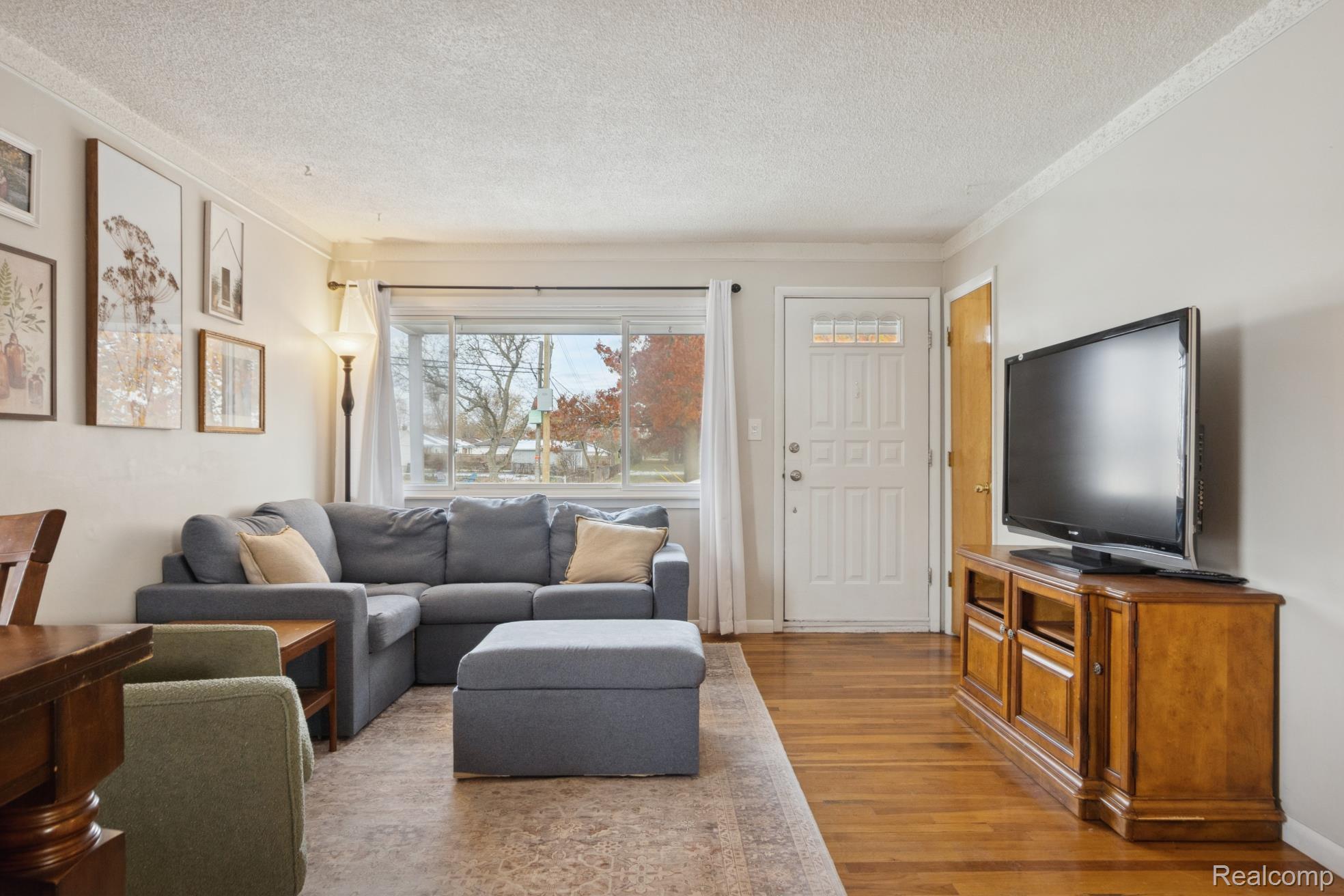 Flat Rock, Michigan 48134, United States, 3 Bedrooms Bedrooms, ,2 BathroomsBathrooms,Residential,Coming Soon,242897