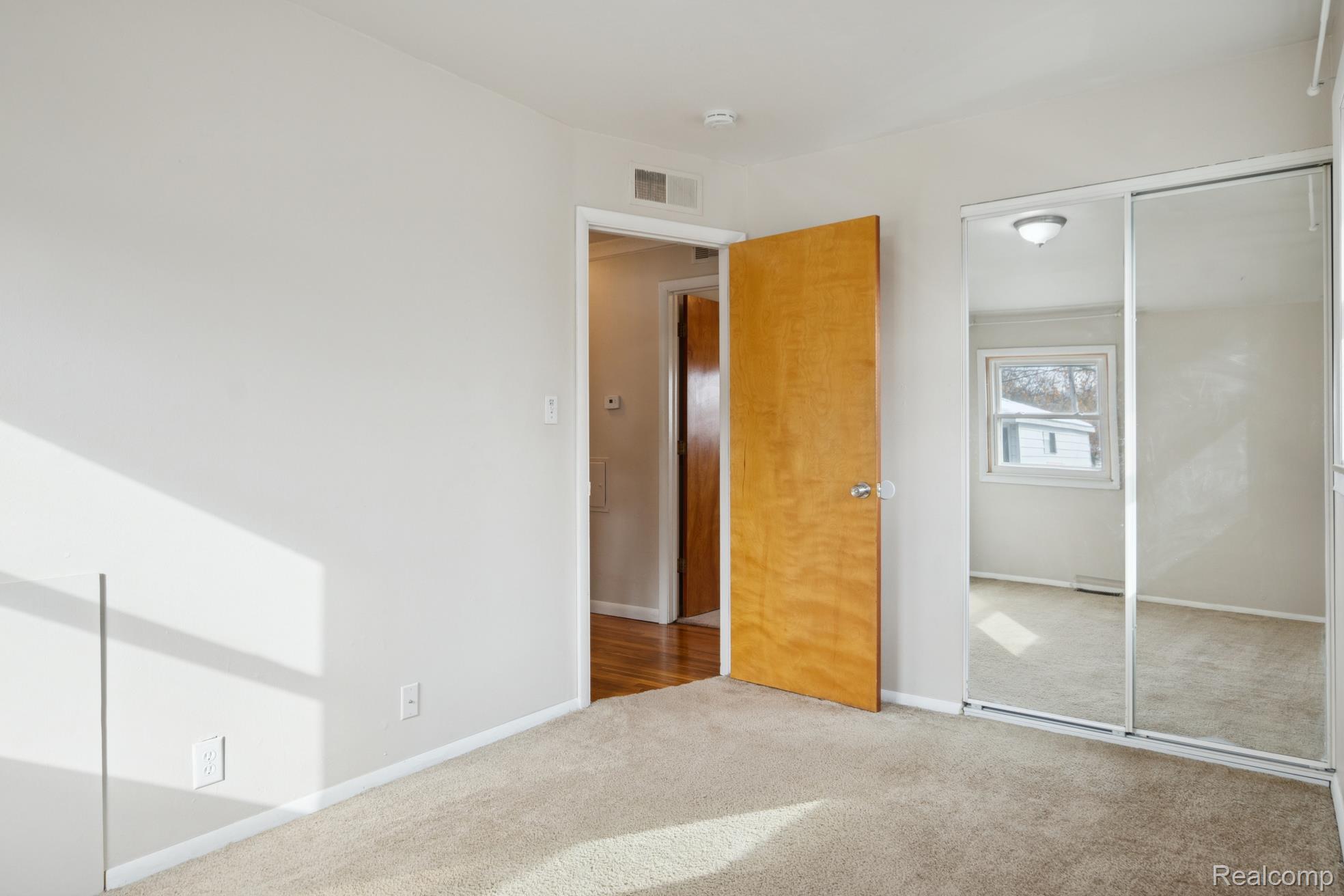 Flat Rock, Michigan 48134, United States, 3 Bedrooms Bedrooms, ,2 BathroomsBathrooms,Residential,Coming Soon,242897