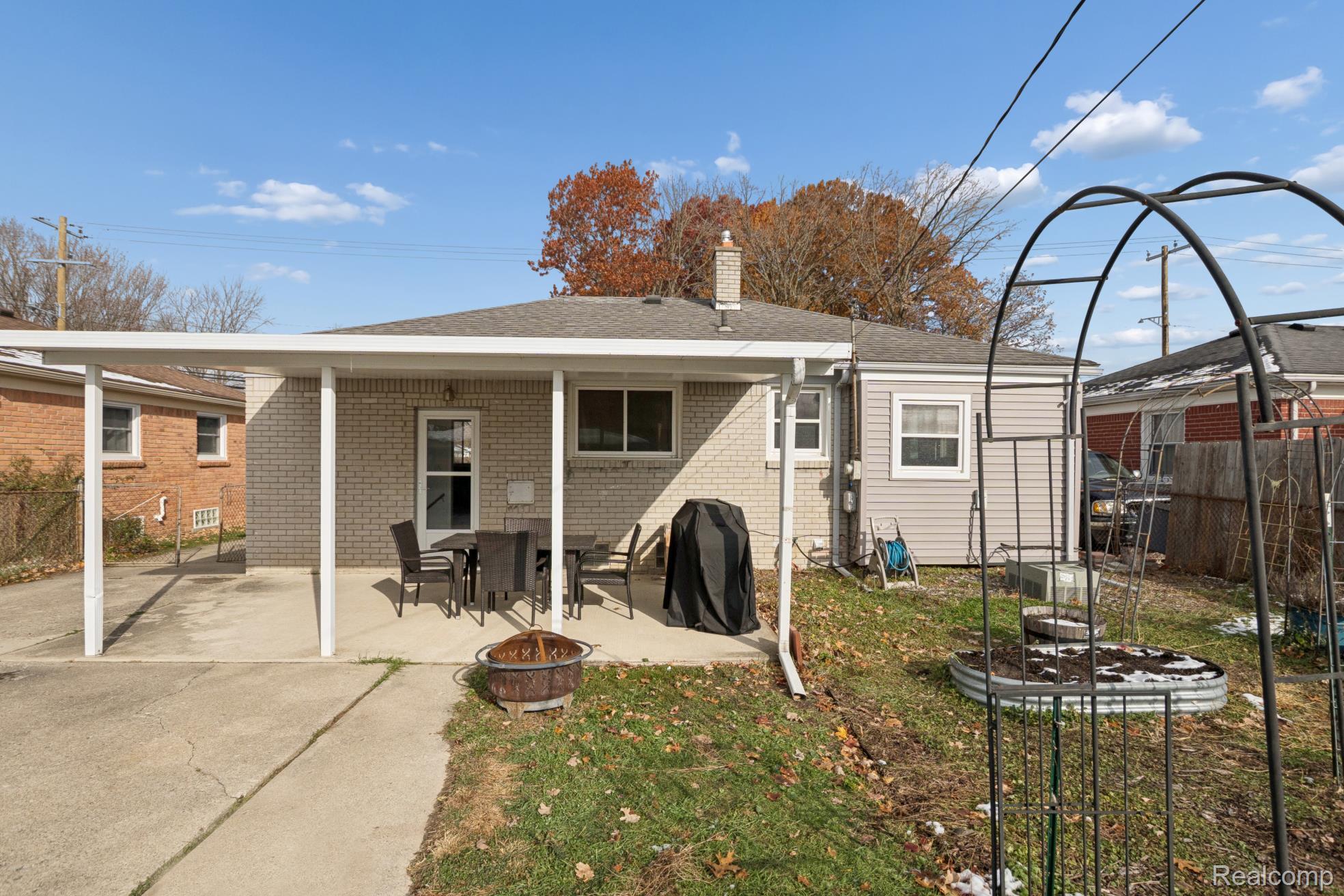 Flat Rock, Michigan 48134, United States, 3 Bedrooms Bedrooms, ,2 BathroomsBathrooms,Residential,Coming Soon,242897