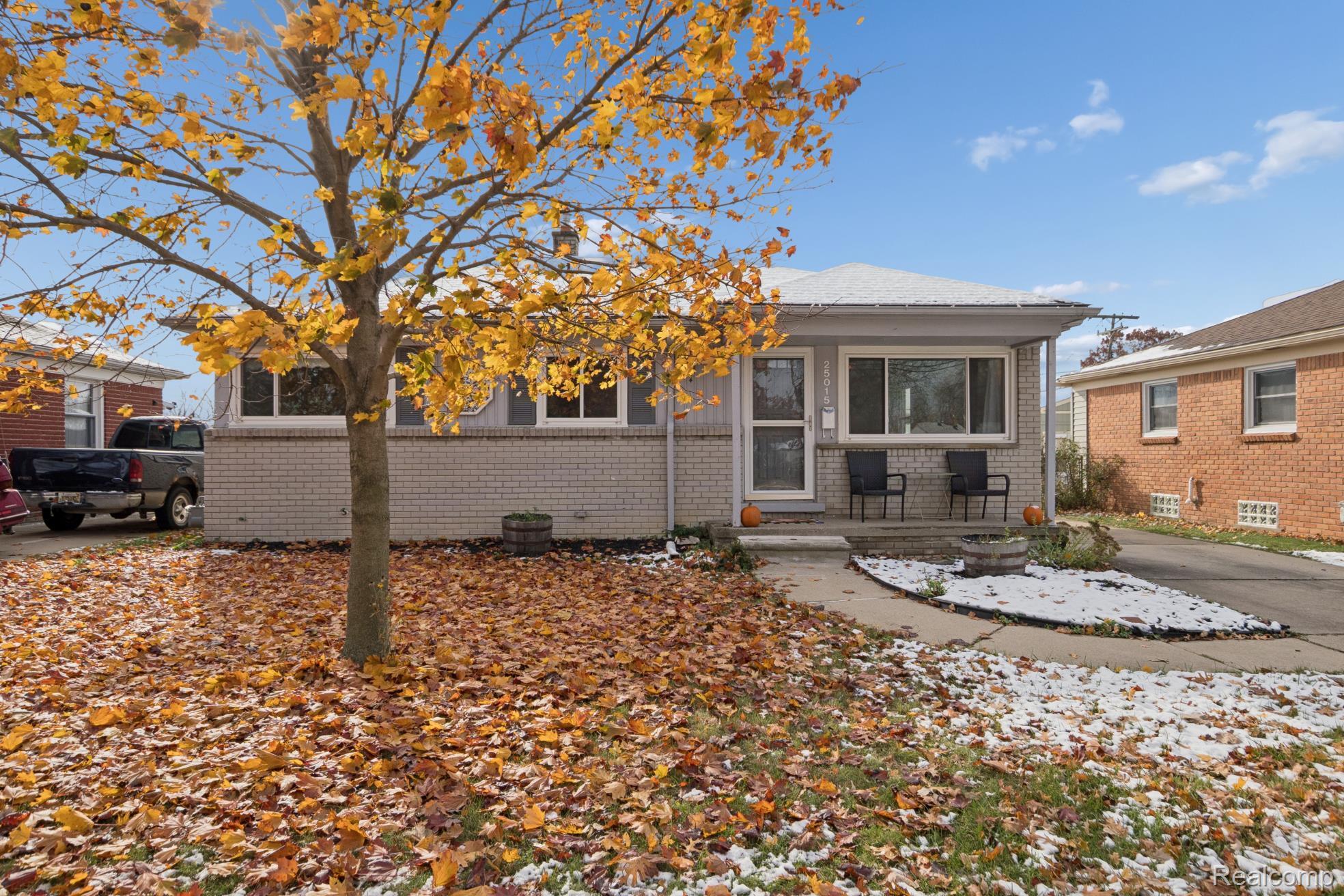 Flat Rock, Michigan 48134, United States, 3 Bedrooms Bedrooms, ,2 BathroomsBathrooms,Residential,Coming Soon,242897