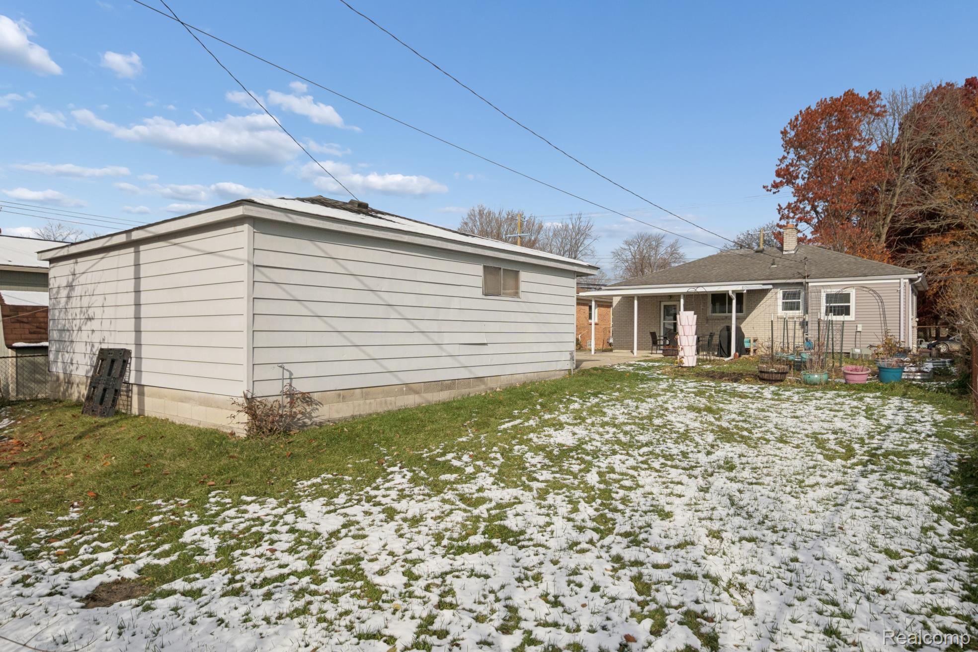 Flat Rock, Michigan 48134, United States, 3 Bedrooms Bedrooms, ,2 BathroomsBathrooms,Residential,Coming Soon,242897