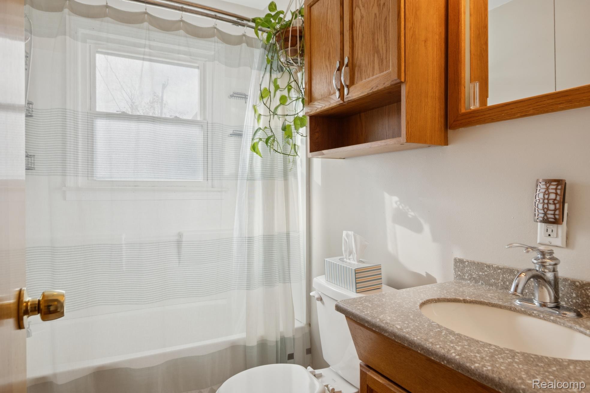 Flat Rock, Michigan 48134, United States, 3 Bedrooms Bedrooms, ,2 BathroomsBathrooms,Residential,Coming Soon,242897