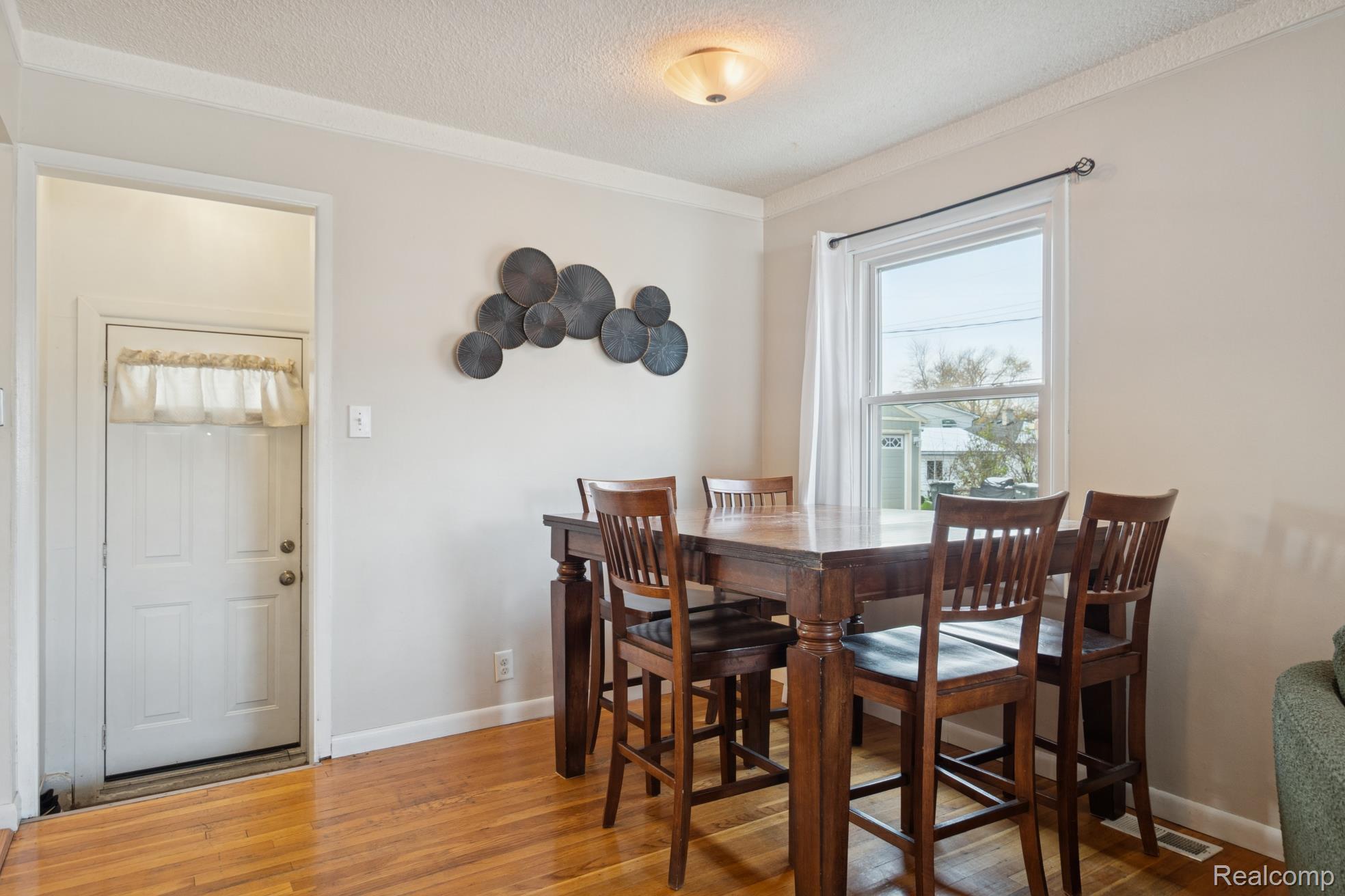 Flat Rock, Michigan 48134, United States, 3 Bedrooms Bedrooms, ,2 BathroomsBathrooms,Residential,Coming Soon,242897