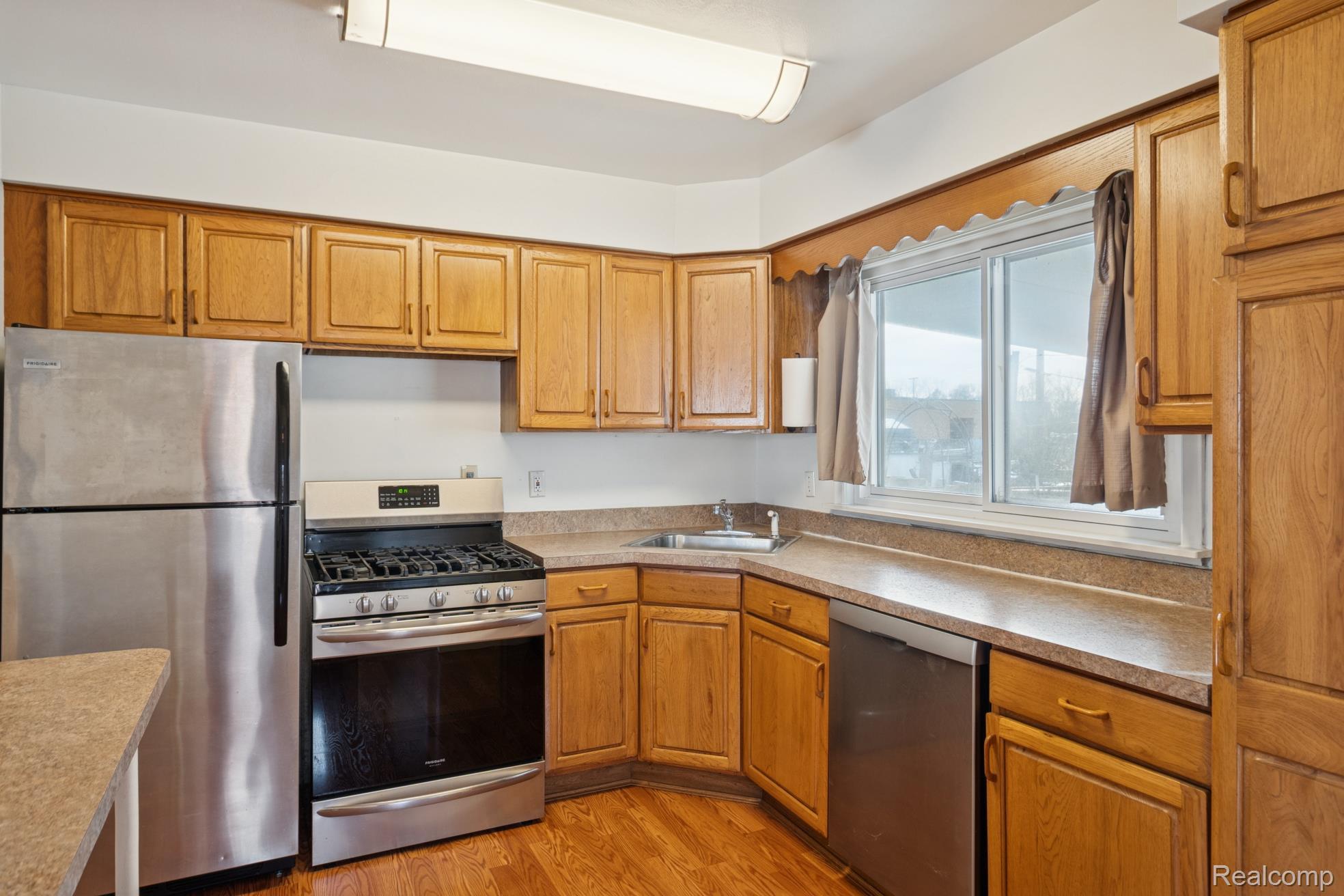 Flat Rock, Michigan 48134, United States, 3 Bedrooms Bedrooms, ,2 BathroomsBathrooms,Residential,Coming Soon,242897