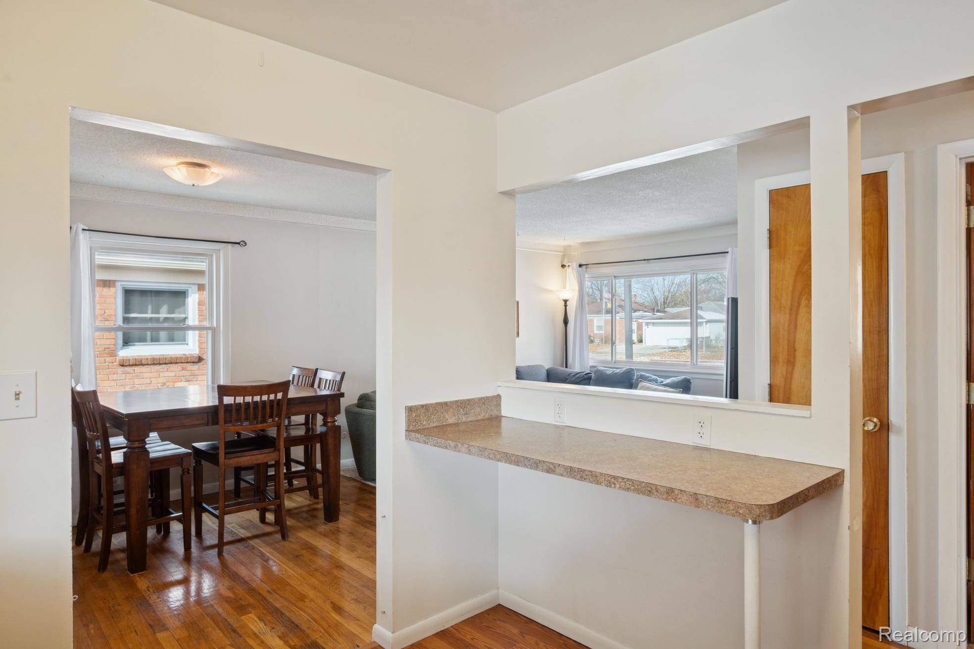 Flat Rock, Michigan 48134, United States, 3 Bedrooms Bedrooms, ,2 BathroomsBathrooms,Residential,Coming Soon,242897