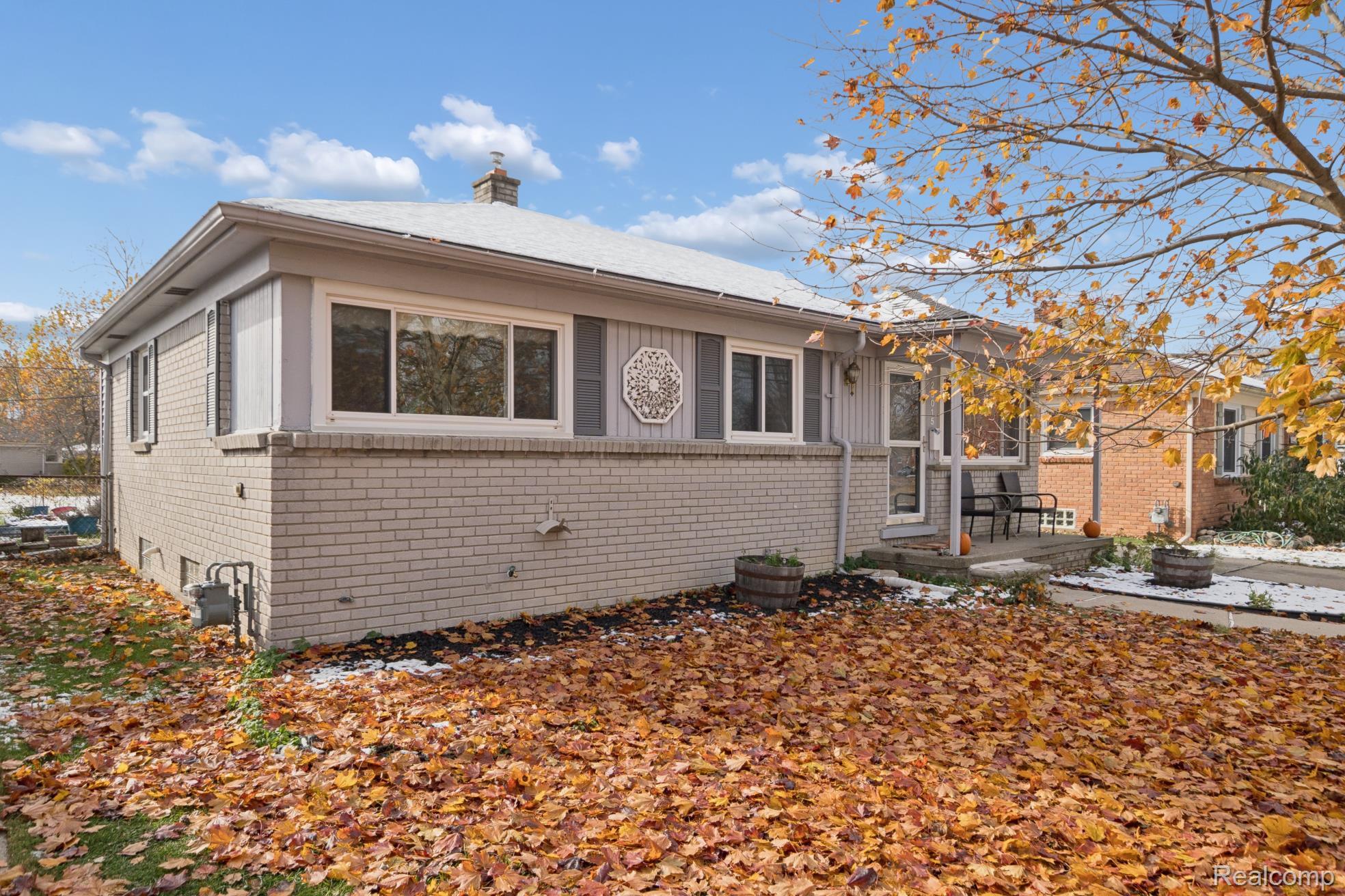 Flat Rock, Michigan 48134, United States, 3 Bedrooms Bedrooms, ,2 BathroomsBathrooms,Residential,Coming Soon,242897