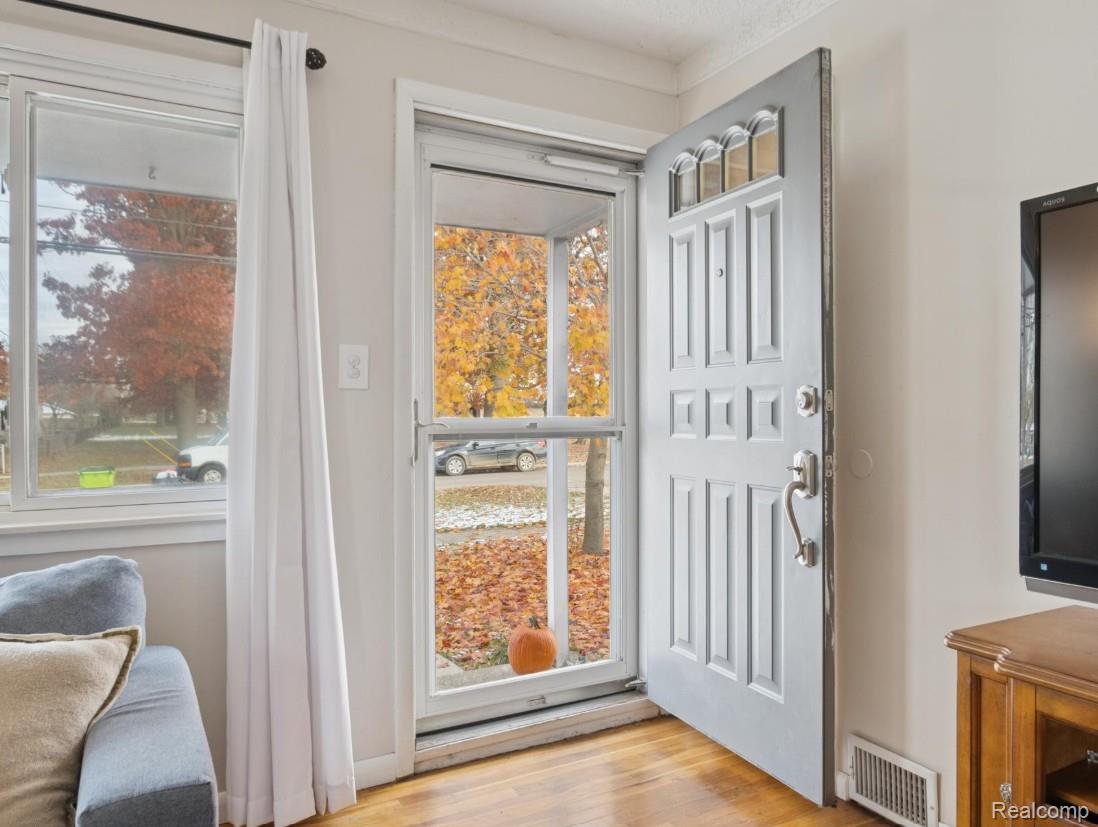 Flat Rock, Michigan 48134, United States, 3 Bedrooms Bedrooms, ,2 BathroomsBathrooms,Residential,Coming Soon,242897