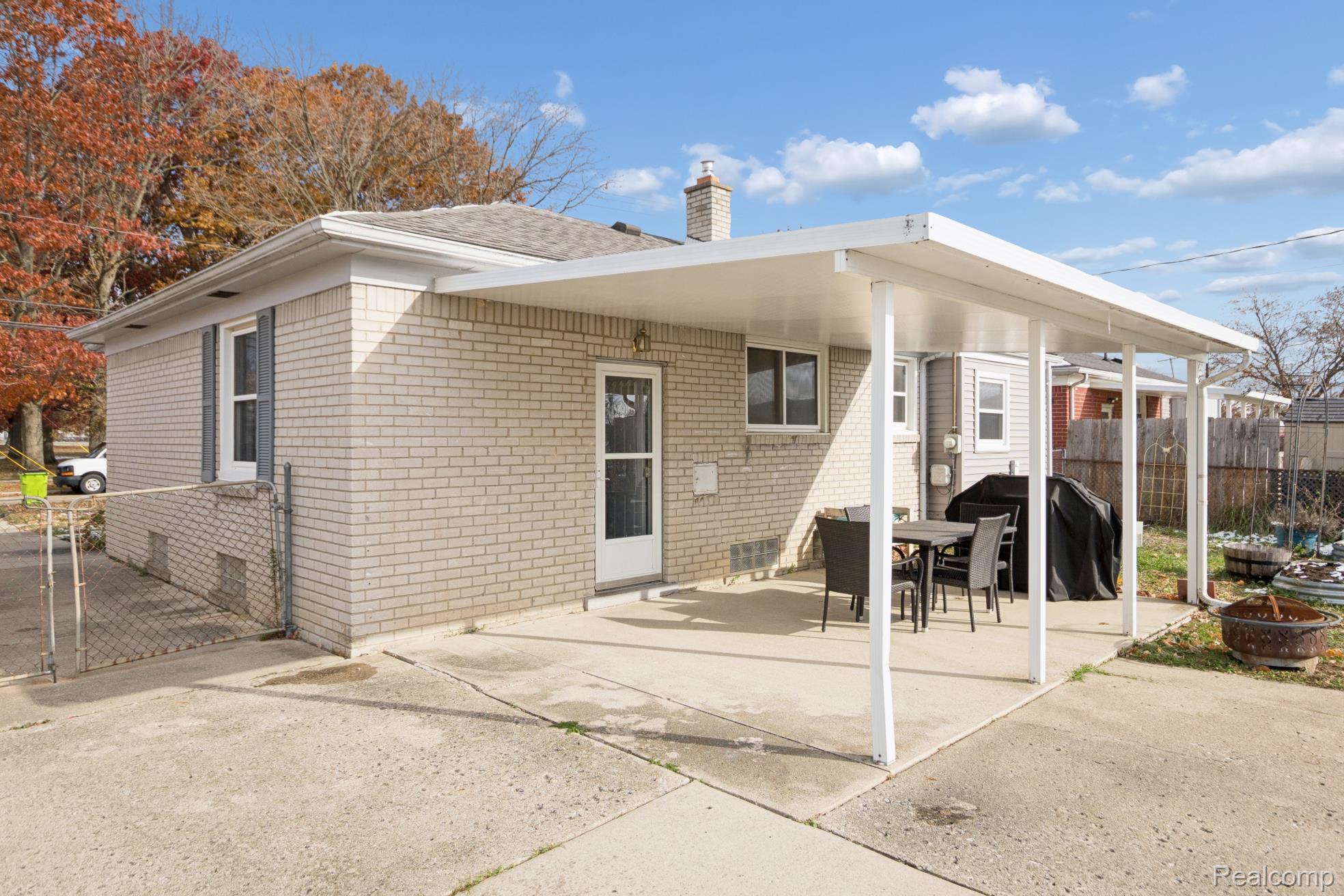 Flat Rock, Michigan 48134, United States, 3 Bedrooms Bedrooms, ,2 BathroomsBathrooms,Residential,Coming Soon,242897