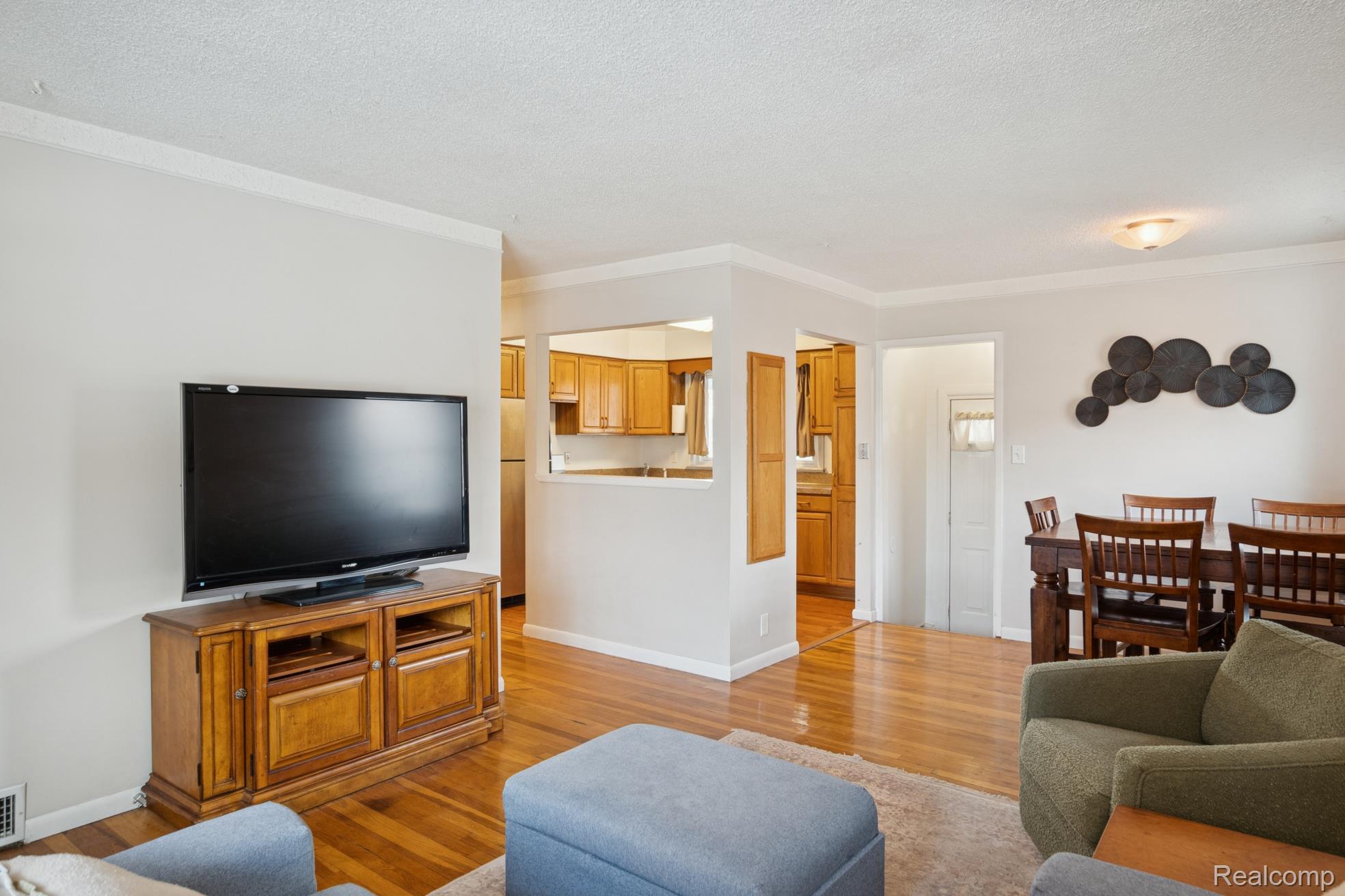 Flat Rock, Michigan 48134, United States, 3 Bedrooms Bedrooms, ,2 BathroomsBathrooms,Residential,Coming Soon,242897