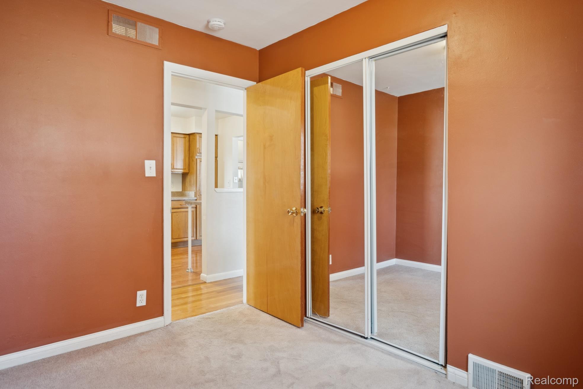 Flat Rock, Michigan 48134, United States, 3 Bedrooms Bedrooms, ,2 BathroomsBathrooms,Residential,Coming Soon,242897