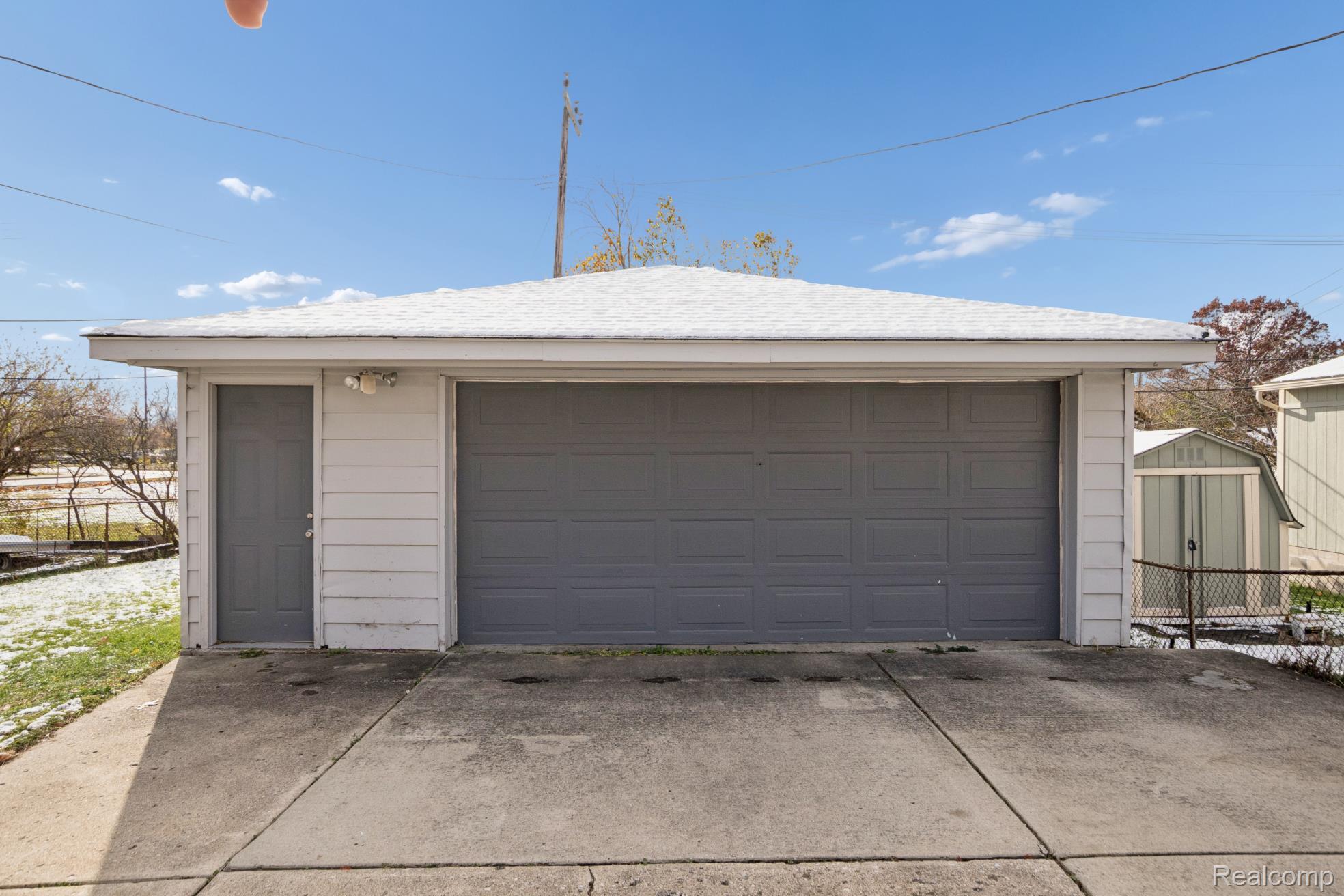 Flat Rock, Michigan 48134, United States, 3 Bedrooms Bedrooms, ,2 BathroomsBathrooms,Residential,Coming Soon,242897