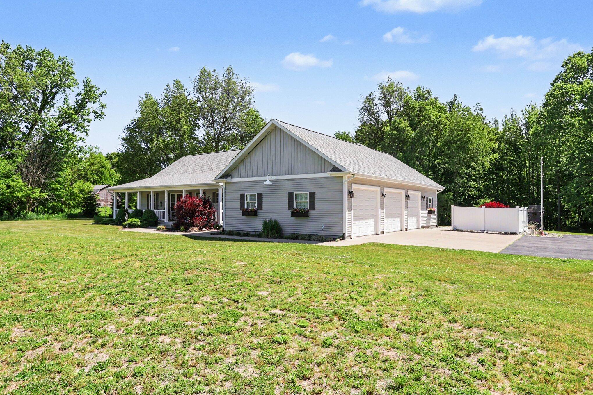 8436 2 1/2 Mile Road