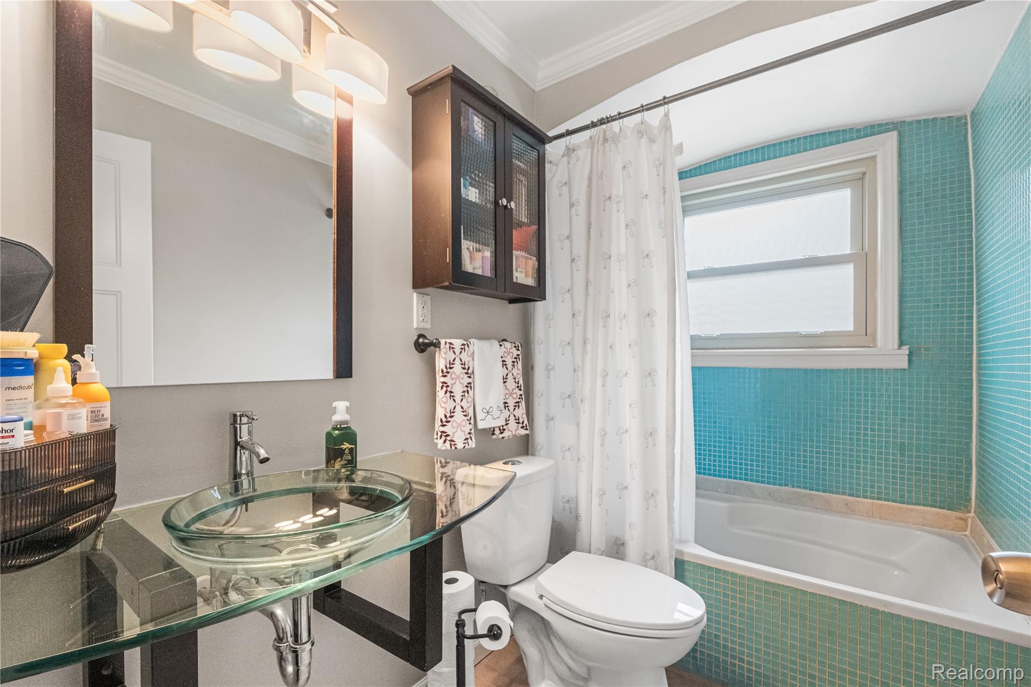 Dearborn City, Michigan 48124, United States, 3 Bedrooms Bedrooms, ,3 BathroomsBathrooms,Residential,Pending,208841