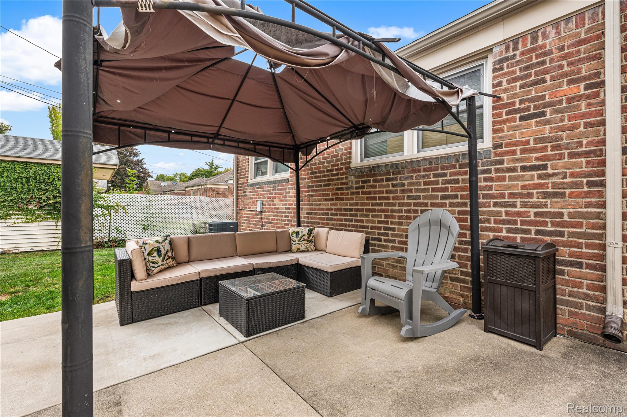 Dearborn City, Michigan 48124, United States, 3 Bedrooms Bedrooms, ,3 BathroomsBathrooms,Residential,Pending,208841