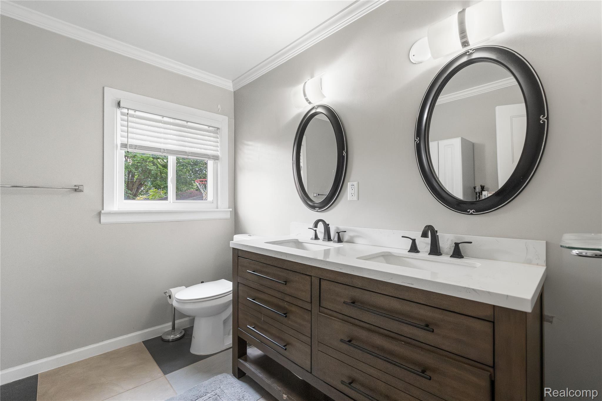 Dearborn City, Michigan 48124, United States, 3 Bedrooms Bedrooms, ,3 BathroomsBathrooms,Residential,Pending,208841