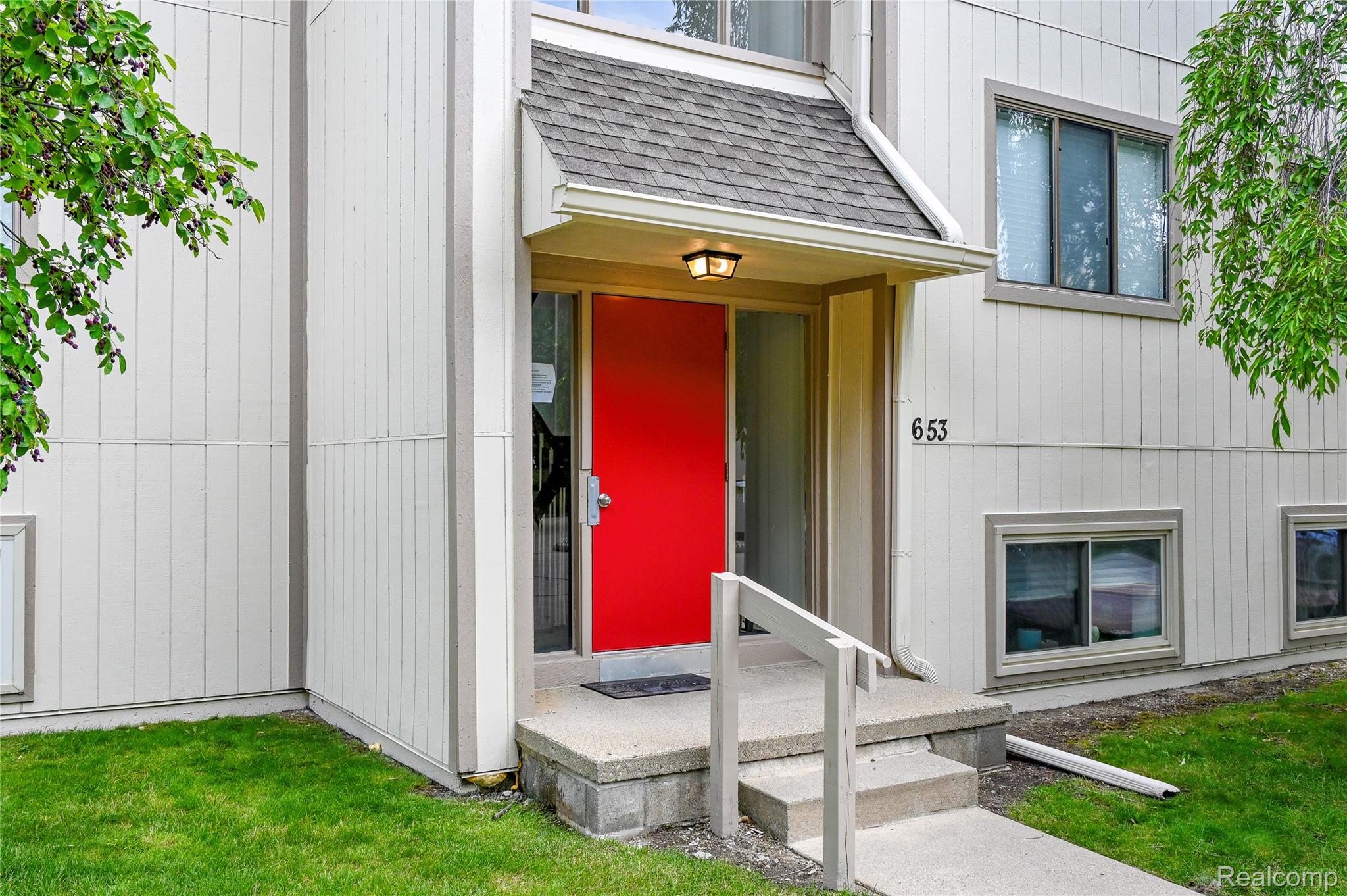 1653 Riverside Drive Suite #1